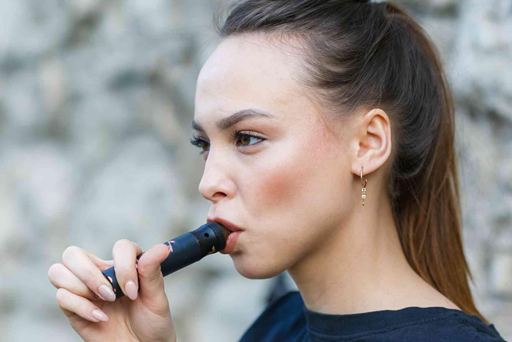 Fine In Vaping In Public In Dubai
