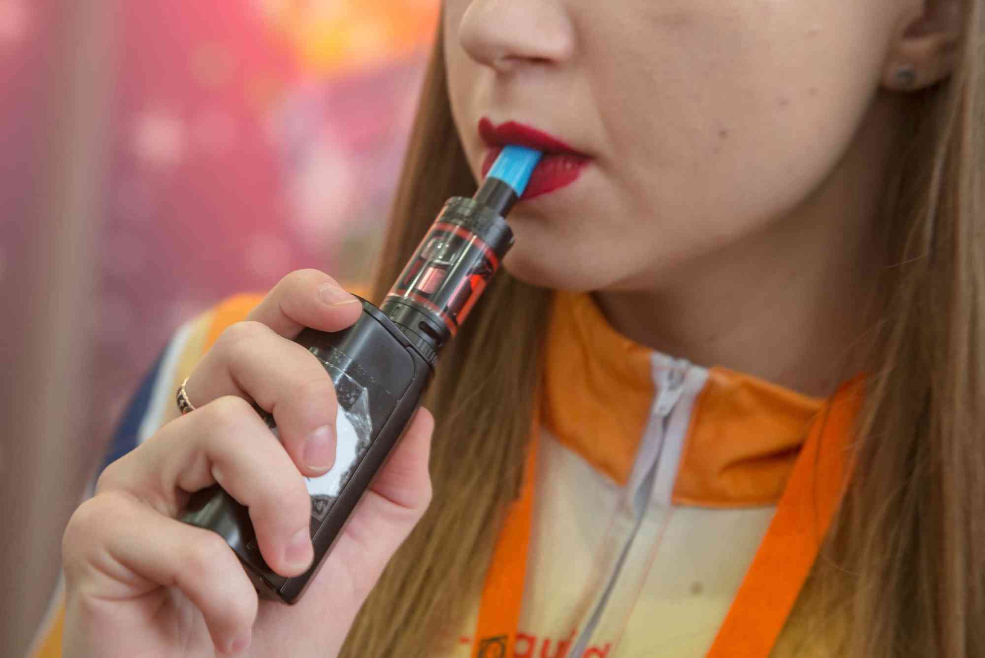 Is it Illegal to Vape without Nicotine Under 18 – How It Shapes the Future of Harm Reduction